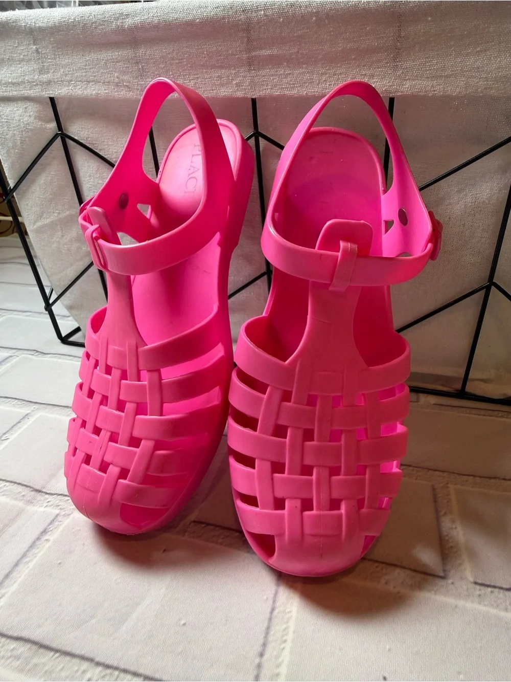 The Children’s Place Girls Jelly Sandals Size 2 Hot Pink Beach Water Shoes